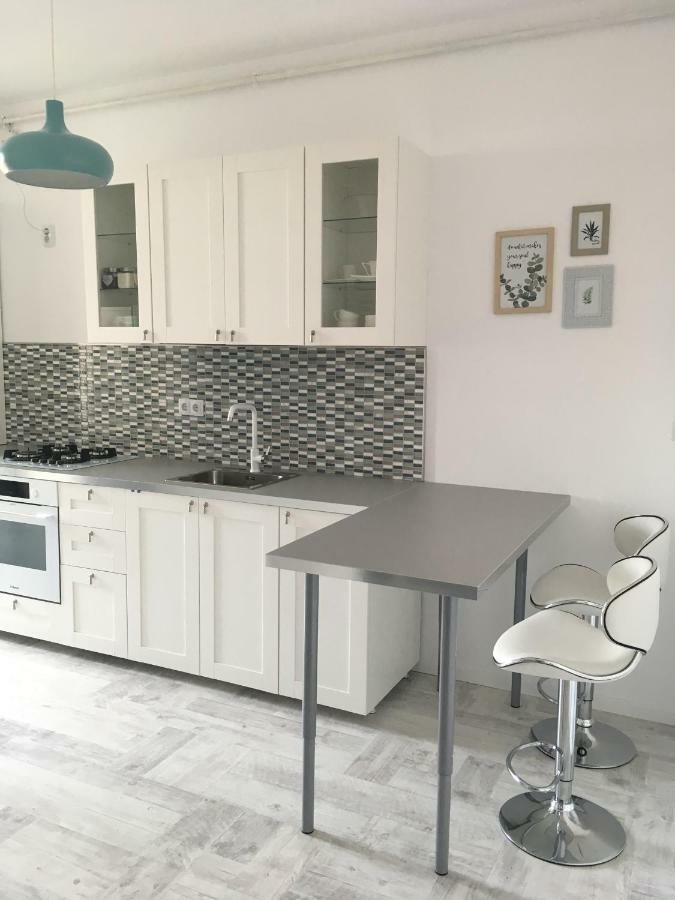 Kiki'S Studio Apartment Sibiu Luaran gambar