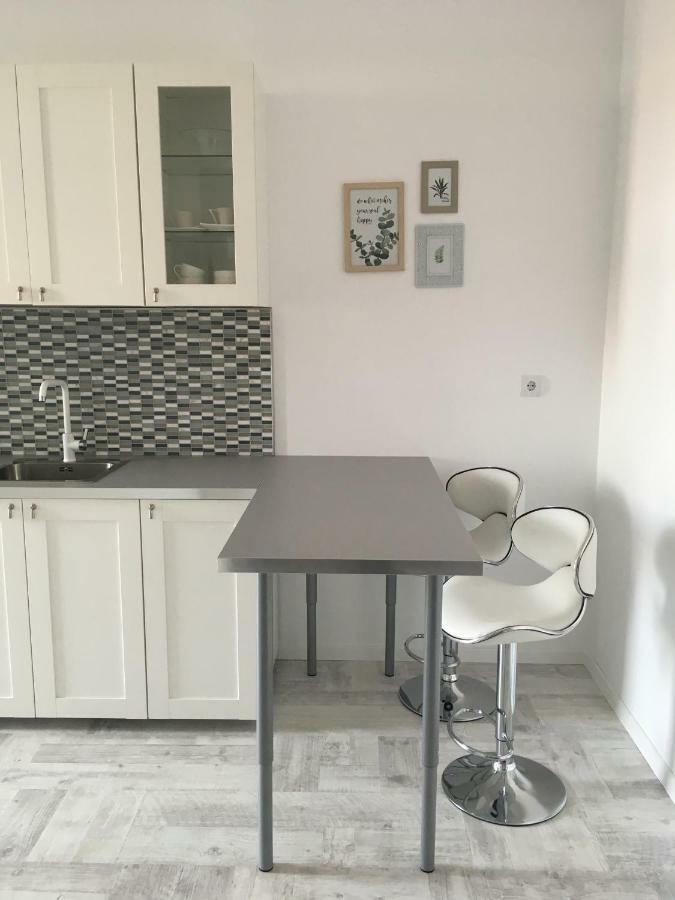 Kiki'S Studio Apartment Sibiu Luaran gambar